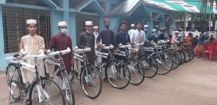 তজুমদ্দিনে ৪০দিন নামাজ পড়ে বাইসাইকেল পুরস্কার পেলেন ১২ শিশু-কিশোর