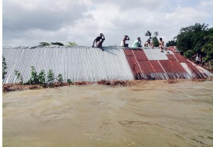 তজুমদ্দিনের চরাঞ্চলে ২০ হাজার  মানুষ পানিবন্ধি