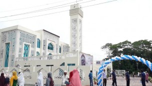 ভোলা মডেল মসজিদ ও ইসলামিক সাংস্কৃতিক কেন্দ্রে জুম্মার নামাজে মুসল্লীদের ঢল