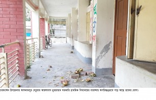 ভোলায় বিদ্যালয় গুলোতে ধুলার আস্তরণ