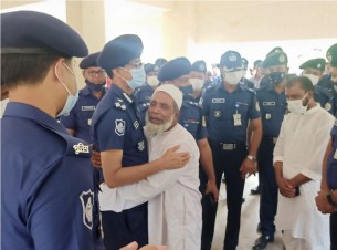 চরফ্যাসনে ইউপি নির্বাচনে সহিংসতা ডিআইজি’র ঘটনাস্থল পরির্দশন