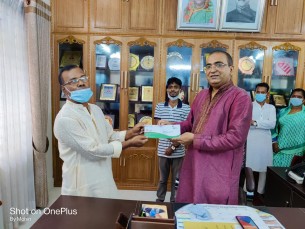 ভোলার ২৫টি ধর্মীয় প্রতিষ্ঠানের মাঝে আর্থিক চেক বিতরণ