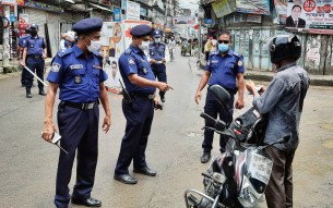 ভোলায় রাস্তায় বেরিয়ে ৬৫৯ জনের জরিমানা, জেল ১৫ জনের