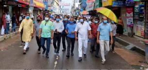 ভোলায় মানুষদের সচেতন করতে  মাঠে নামলেন পৌর কাউন্সিলররা