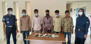 তজুমদ্দিনে পুলিশের হাতে চিহ্নিত  পাঁচ মাদক কারবারী গ্রেফতার