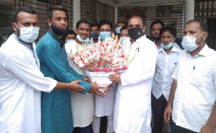 দৌলতখানে নবগঠিত জাতীয় প্রাথমিক সহকারি শিক্ষক ফাউন্ডেশনের পক্ষ থেকেএমপি  মুকুলকে শুভেচ্ছা