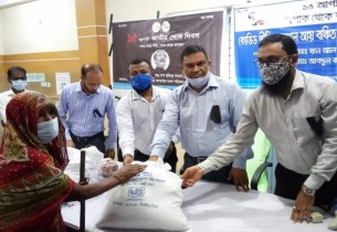 ভোলায় অসহায় ও দরিদ্র মানুষের মাঝে জনতা ব্যাংকের খাদ্য সহায়তা প্রদান