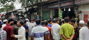 চরফ্যাসনে ব্যবসা প্রতিষ্ঠানে হামলা লুট,আহত-৫