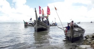 আজ মধ্য রাত থেকে ২২ দিন নিষিদ্ধ ইলিশ ধরা, তীরে ফিরছেন ভোলার জেলেরা