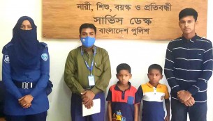 পথ হারা দুই শিশুকে আপন ঠিকানায় পৌঁছে দিলো লালমোহনের পুলিশ