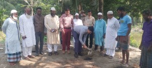 মনপুরায় অস্বচ্ছল ১০ মুক্তিযোদ্ধাদের  ঘর নির্মাণ কাজের  উদ্বোধন