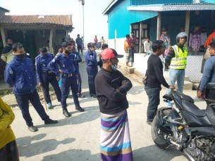 মনপুরায় বহিরাগত ক্যাডারদের ভয়ে এলাকায় আতংক