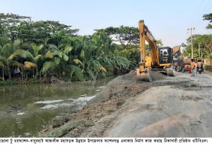 চরফ্যাশনে সড়ক প্রশস্তকরণ কাজে ক্ষতিগ্রস্ত বিটিসিএলের ক্যাবল