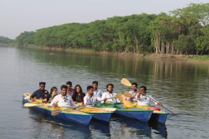 আপনিও হয়ে যেতে পারেন একদিনের মাঝি!