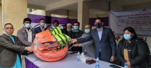 কাচিয়া ইউনিয়নের জেলেদের মাঝে লাইফ জ্যাকেট ও বয়া বিতরণ