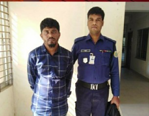 চরফ্যাসনে গৃহবধুকে ধর্ষণ করে অশ্লীল ভিডিও ধারণ : গ্রেফতার-১