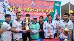 ভোলায় পুলিশ ও সাংবাদিকদের প্রীতি ভলিবল ম্যাচ