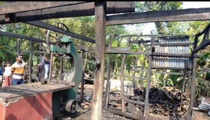মনপুরায় করাতকল আগুনে পুড়ে ছাই