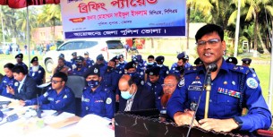 ভোলায় আইন-শৃঙ্খলা রক্ষায় ব্রিফিং প্যারেড