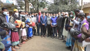 ভোলায় কৃষকদের মাঝে কম্বল বিতরণ