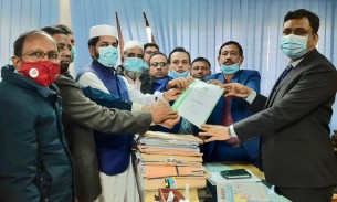 ভোলায় ভূমি উপ-সহকারী কর্মকর্তাদের স্মারকলিপি