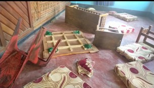 মনপুরায়  ইউপি চেয়ারম্যানের  বাড়িতে হামলা-ভাংচুর,লুটপাট