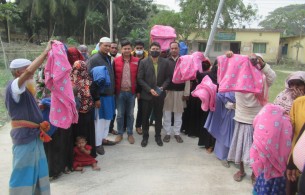 মনপুরায় অসহায় ও এতিম ছাত্রদের মাঝে ৩ হাজার কম্বল বিতরণ