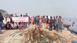 তজুমদ্দিনে ২০হাজার মিটার কারেন্ট জাল ও মাছ  জব্দ