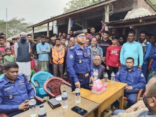 লালমোহনে জেলেদের সাথে পুলিশের মতবিনিময় সভা