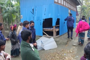 রাজাপুরে বাড়ি ঘরে হামলা ভাংচুর ও লুটপাটের অভিযোগ