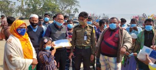 মৎস্য দপ্তরের অভিযানে জব্দকৃত নোঙ্গর তজুমদ্দিনে নিলামে বিক্রি