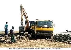 লালমোহনে নদী পাড়ের মাটি কেটে নেয়া হচ্ছে ইটভাটায়!