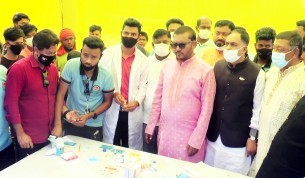 লালমোহনে শিক্ষার্থীদের ফ্রি রক্তের গ্রুপ নির্ণয় কর্মসূচির উদ্বোধন