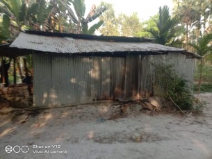 বোরহানউদ্দিনে মুক্তিযোদ্ধা পরিবারের ঘরে আগুন দেওয়ার অভিযোগ