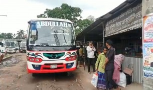 ভোলায় ৩ ঘন্টা বাস চলাচল বন্ধ থাকার পর চালু