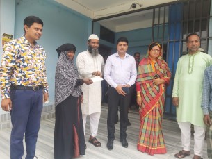 মনপুরায় অসহায় ১৫০ পরিবারের মাঝে  প্রধানমন্ত্রীর অনুদানের টাকা বিতরণ শুরু