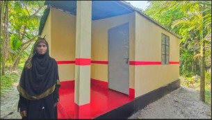 দৌলতখানে পুলিশের দেয়া  ঘর পেয়ে খুশি তাজনুর