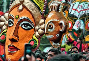 বর্ষবরণে ফিরছে মঙ্গল শোভাযাত্রা, চারুকলায় চলছে প্রস্তুতি