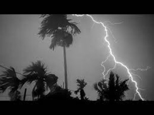 তীব্র তাপদাহের পর ভোলায়  কালবৈশাখী ঝড়