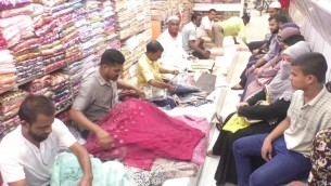 ভোলায় করোনার প্রভাব কাটিয়ে জমজমাট ঈদ বাজার
