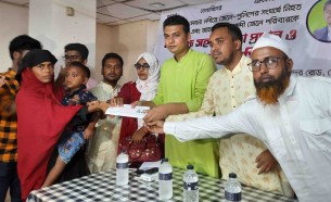 নৌ-পুলিশের গুলিতে নিহত জেলে পরিবারের পাশে দাড়িয়েছেন "গণঅধিকার পরিষদ" ভোলা জেলা শাখা