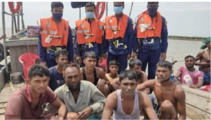 ভোলার তজুমদ্দিনের মেঘনায় দুই জেলে ট্রলার ডুবি