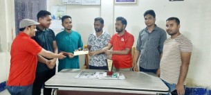 পাসপোর্ট অফিসের দালাল পুলিশে ধরিয়ে দেয়ায় তজুমদ্দিনের সাংবাদিক সাদির হোসেন রাহিম পুরষ্কৃত