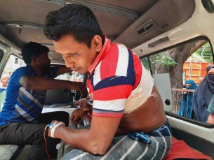 বোরহানউদ্দিনে হাসপাতালে অসুস্থ  রোগীর স্বজনকে কুপিয়ে জখম