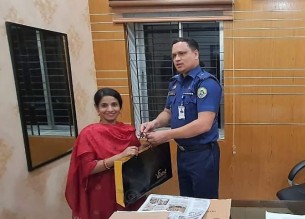 ভোলায় প্রতিবন্ধী কিশোরীকে উদ্ধার করে আশ্রয় কেন্দ্রে পাঠালো পুলিশ