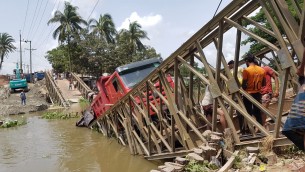 লালমোহনের ডাওরিতে ভেঙ্গে যাওয়া  বেইলি ব্রিজ সংস্কার হয়নি