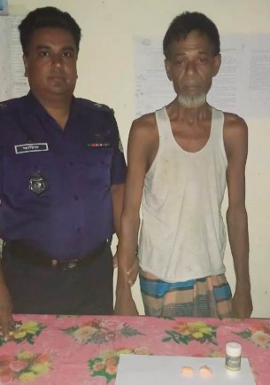 তজুমদ্দিনে একশত পিচ  ইয়াবাসহ ১ জন আটক