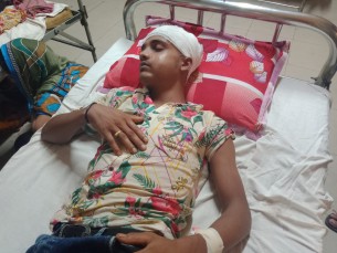 ভোলায় বকেয়া টাকা চাওয়ায় ফার্নিচার  মিস্ত্রীকে হাতুরী দিয়ে মারধর