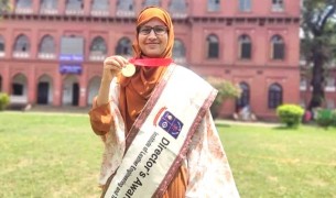 ঢাবির ডিরেক্টরস অ্যাওয়ার্ড পেলেন  লালমোহনের মেয়ে সাদিয়া