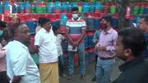 দৌলতখানে অবৈধ ভাবে গ্যাস সিলিন্ডার মজুদ করায় ব্যবসায়ীকে দুই লাখ টাকা জরিমানা